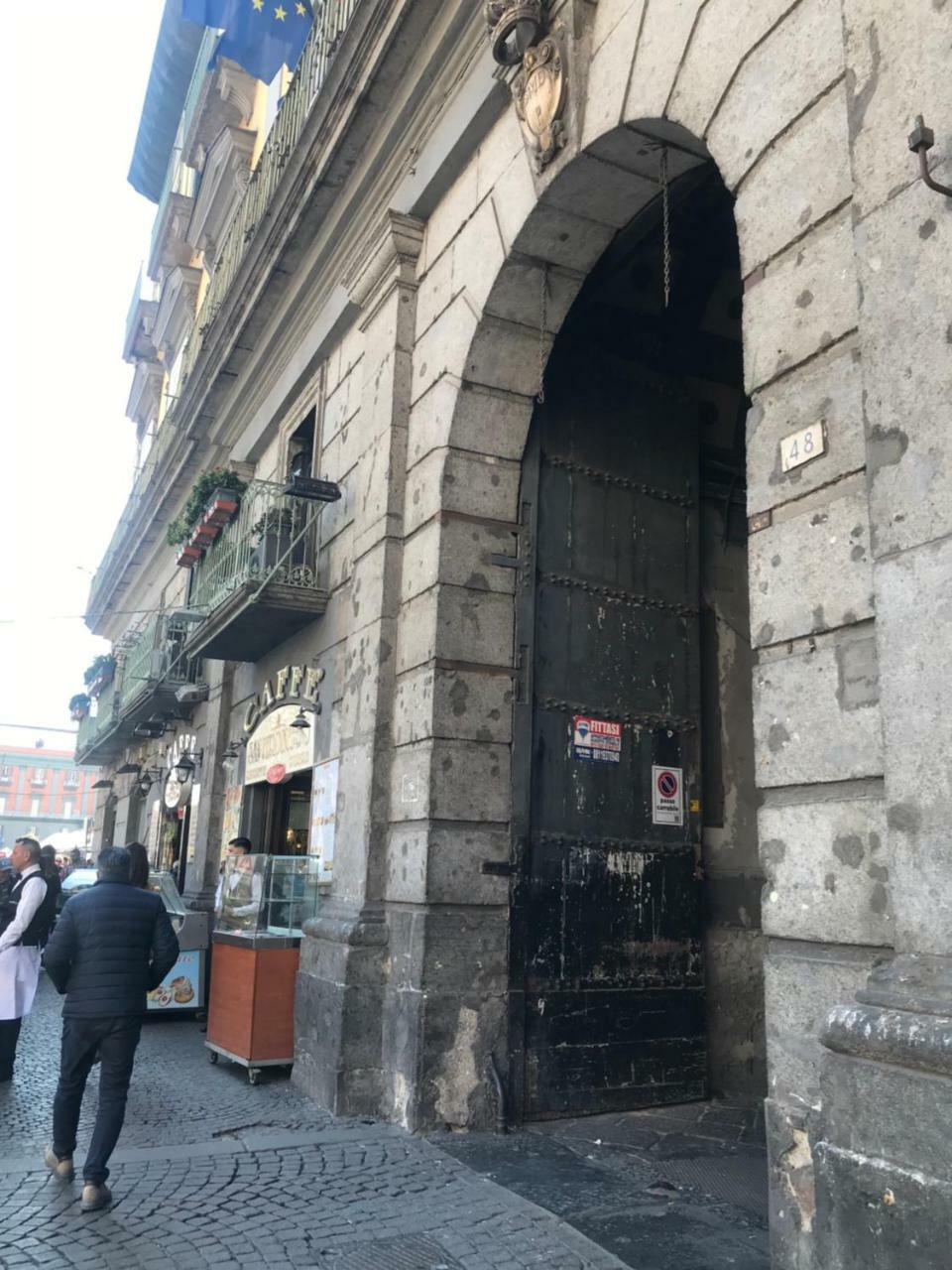 ホテル Domus Zapata ナポリ エクステリア 写真